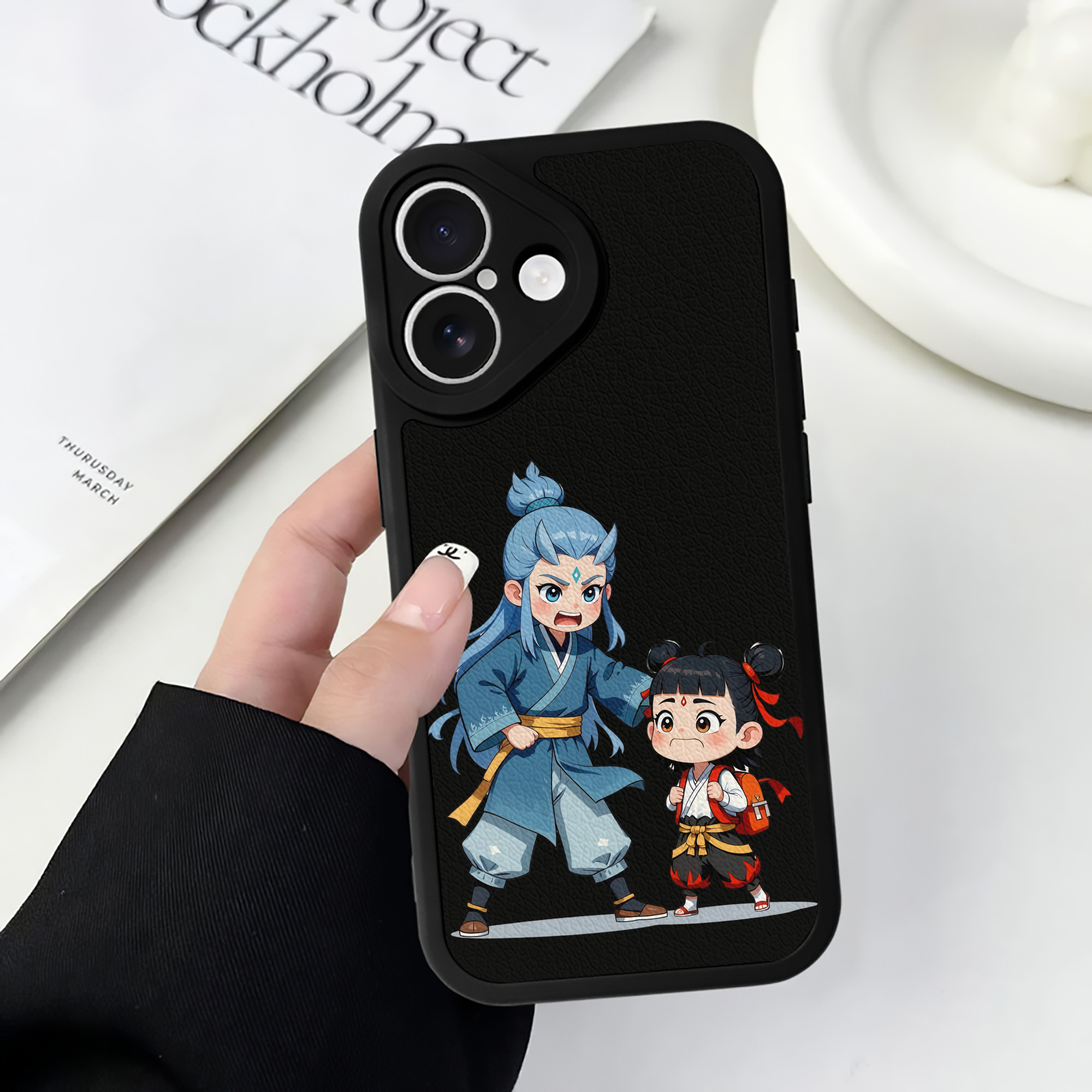 （画像用） Ne Zha 2 ナタ 魔童の大暴れ 【iPhone 16シリーズ対応】シリコンスマホケース（レザー調） 材質：シリコン
